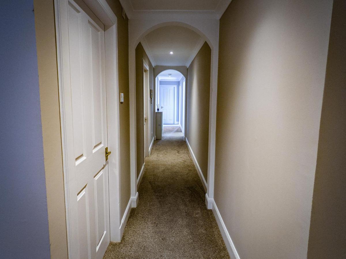 Beautiful Spacious Central Flat, פיטלוצ'רי מראה חיצוני תמונה