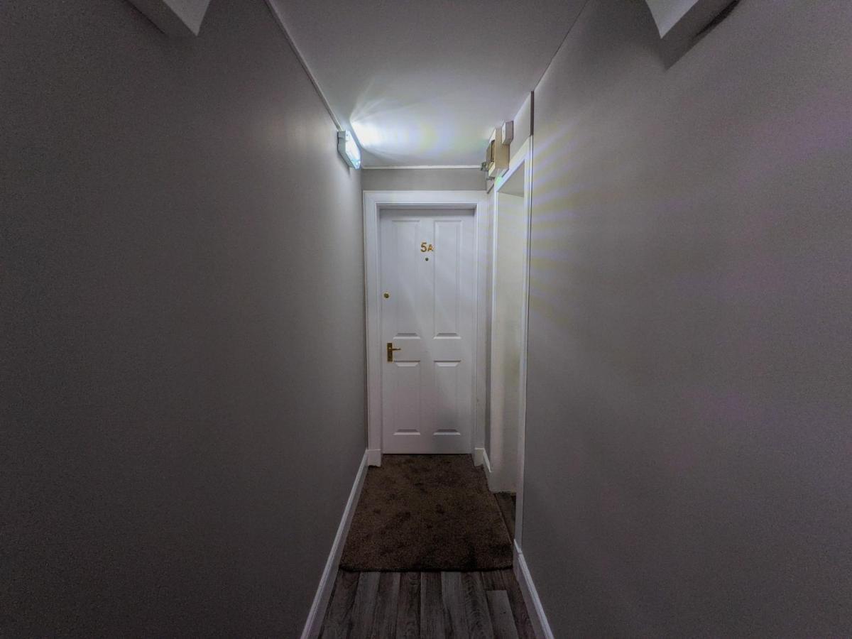 Beautiful Spacious Central Flat, פיטלוצ'רי מראה חיצוני תמונה